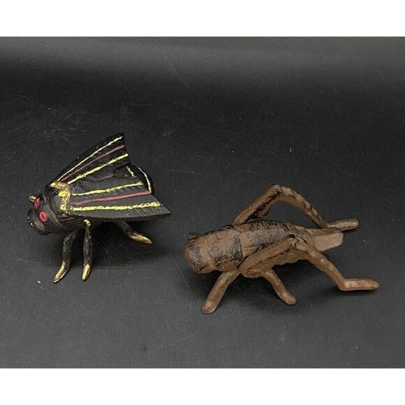 Cast Iron Metal Bee & Grasshopper Bugs Figurine Paperweight Decor Critters Lot 2 - Picture 1 of 12